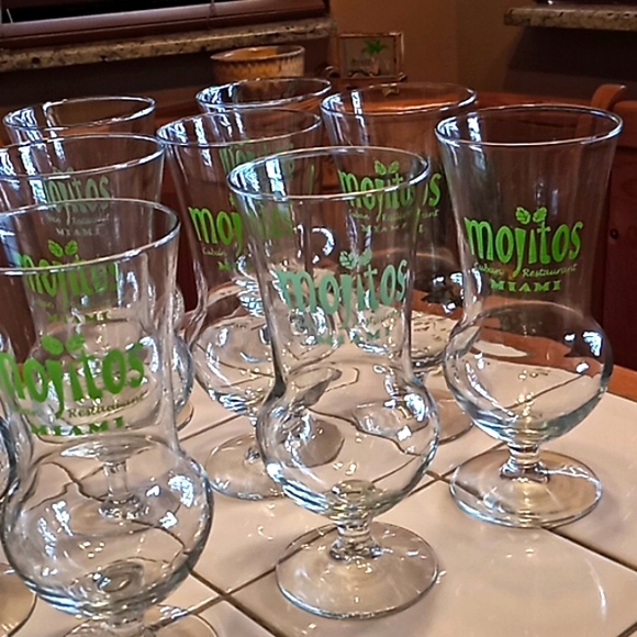 Vintage Mojitos Miami Cuban Restaurant 8" Hurricane Cocktail Glasses. Set of 11. - Picture 8 of 16